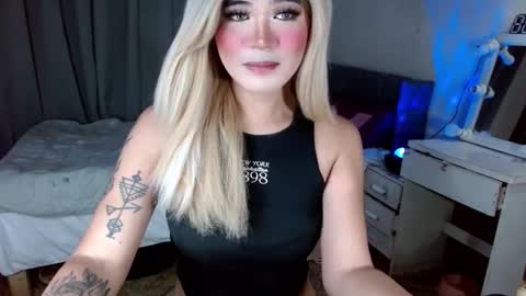 Snapshot of katykiat chatting on 13, 10, 2025 katykiat online show from 13, 10, 2025