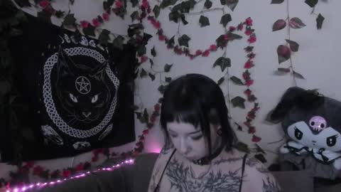 Mia online show from 23, 9, 2025