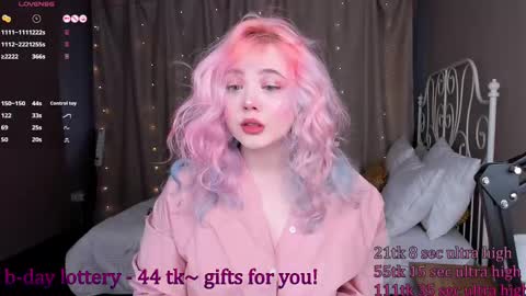 Snapshot of kawaii_yuki chatting on 28, 2, 2025 Yuki online show from 28, 2, 2025