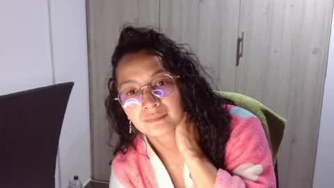 Snapshot of kawit1 chatting on 15, 12, 2024 Khawit online show from 15, 12, 2024
