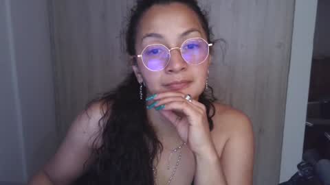 Snapshot of kawit1 chatting on 5, 2, 2025 Khawit online show from 5, 2, 2025