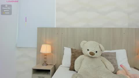   online show from 22, 11, 2025