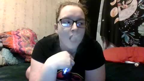 Snapshot of kaybug98 chatting on 9, 3, 2025 kaybug98 online show from 9, 3, 2025