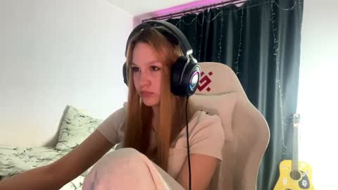 Amia online show from 15, 4, 2026