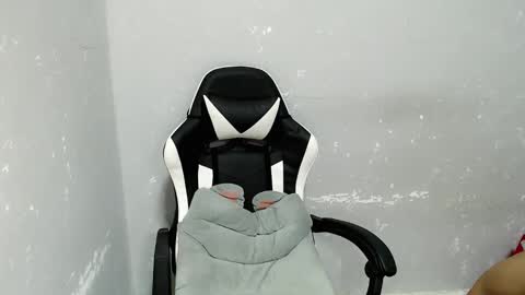 Snapshot of kayegorgeous18 chatting on 12, 11, 2025 Kaye online show from 12, 11, 2025