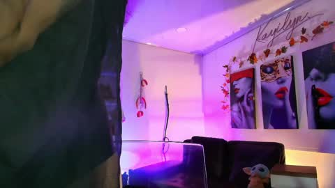 Snapshot of kayilyn chatting on 20, 4, 2026 CAMILA online show from 20, 4, 2026