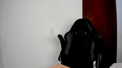 KAYLA BATISTA online show from 25, 1, 2025