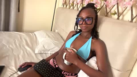 Snapshot of kayleeeee_ee chatting on 14, 1, 2026 Kaylee online show from 14, 1, 2026