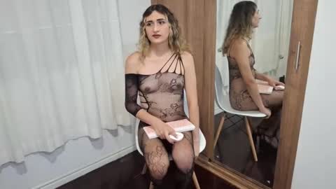 Kaylee Sims online show from 6, 5, 2026