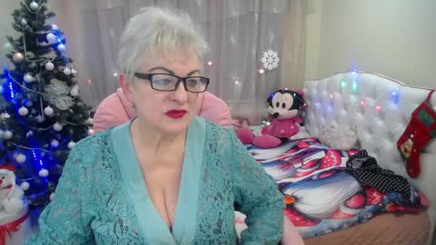Snapshot of kaylesmoll chatting on 18, 12, 2024 kaylesmoll online show from 18, 12, 2024