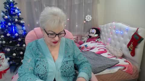 Snapshot of kaylesmoll chatting on 23, 12, 2024 kaylesmoll online show from 23, 12, 2024