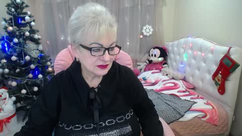 Snapshot of kaylesmoll chatting on 24, 12, 2024 kaylesmoll online show from 24, 12, 2024
