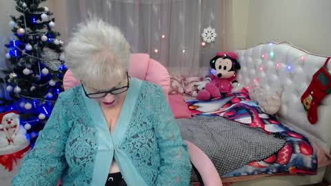 Snapshot of kaylesmoll chatting on 25, 12, 2024 kaylesmoll online show from 25, 12, 2024