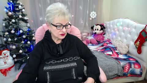 Snapshot of kaylesmoll chatting on 28, 12, 2024 kaylesmoll online show from 28, 12, 2024