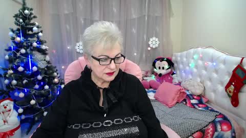 Snapshot of kaylesmoll chatting on 29, 12, 2024 kaylesmoll online show from 29, 12, 2024
