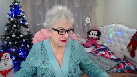 Snapshot of kaylesmoll chatting on 3, 1, 2025 kaylesmoll online show from 3, 1, 2025