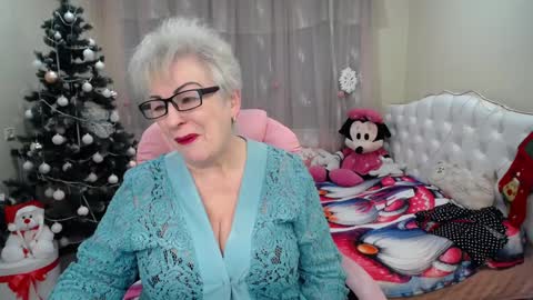 Snapshot of kaylesmoll chatting on 4, 1, 2025 kaylesmoll online show from 4, 1, 2025