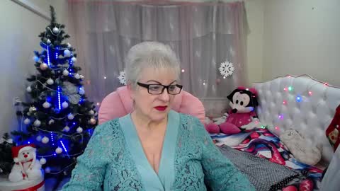 Snapshot of kaylesmoll chatting on 11, 1, 2025 kaylesmoll online show from 11, 1, 2025