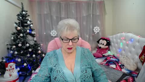 Snapshot of kaylesmoll chatting on 12, 1, 2025 kaylesmoll online show from 12, 1, 2025