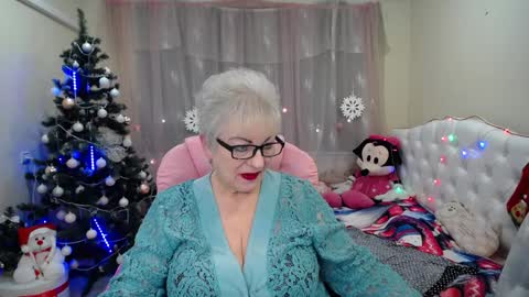 Snapshot of kaylesmoll chatting on 12, 1, 2025 kaylesmoll online show from 12, 1, 2025