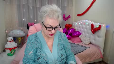 Snapshot of kaylesmoll chatting on 2, 2, 2025 kaylesmoll online show from 2, 2, 2025