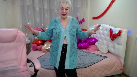 Snapshot of kaylesmoll chatting on 2, 2, 2025 kaylesmoll online show from 2, 2, 2025