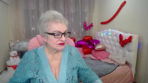 Snapshot of kaylesmoll chatting on 4, 2, 2025 kaylesmoll online show from 4, 2, 2025