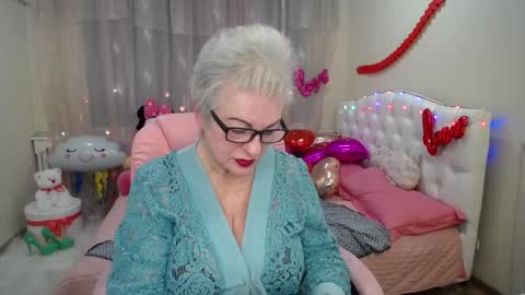 Snapshot of kaylesmoll chatting on 5, 2, 2025 kaylesmoll online show from 5, 2, 2025