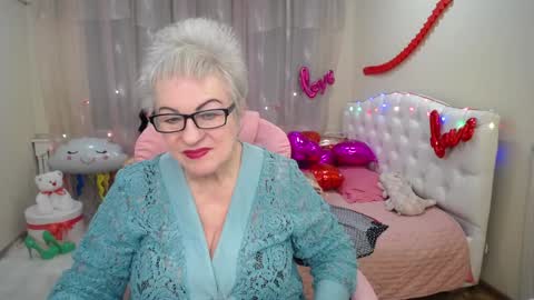Snapshot of kaylesmoll chatting on 5, 2, 2025 kaylesmoll online show from 5, 2, 2025