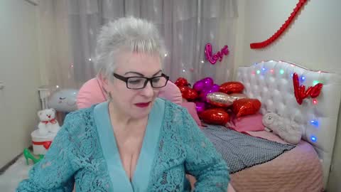 Snapshot of kaylesmoll chatting on 8, 2, 2025 kaylesmoll online show from 8, 2, 2025