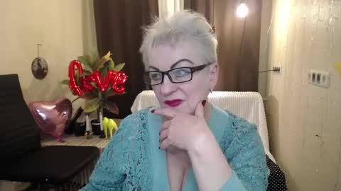 Snapshot of kaylesmoll chatting on 16, 2, 2025 kaylesmoll online show from 16, 2, 2025
