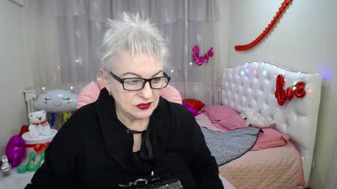 Snapshot of kaylesmoll chatting on 19, 2, 2025 kaylesmoll online show from 19, 2, 2025