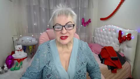 Snapshot of kaylesmoll chatting on 19, 2, 2025 kaylesmoll online show from 19, 2, 2025