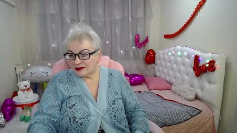 Snapshot of kaylesmoll chatting on 22, 2, 2025 kaylesmoll online show from 22, 2, 2025