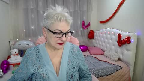 Snapshot of kaylesmoll chatting on 22, 2, 2025 kaylesmoll online show from 22, 2, 2025