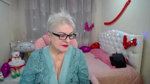 Snapshot of kaylesmoll chatting on 26, 2, 2025 kaylesmoll online show from 26, 2, 2025