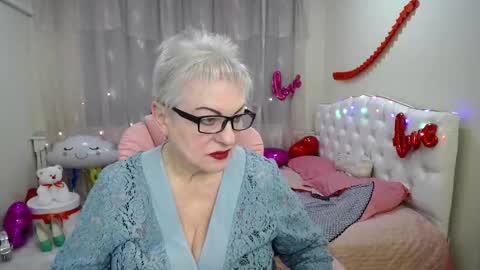 Snapshot of kaylesmoll chatting on 27, 2, 2025 kaylesmoll online show from 27, 2, 2025