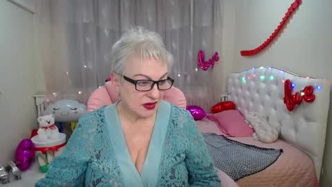 Snapshot of kaylesmoll chatting on 5, 3, 2025 kaylesmoll online show from 5, 3, 2025
