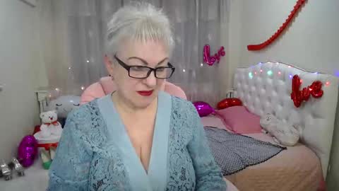 Snapshot of kaylesmoll chatting on 6, 3, 2025 kaylesmoll online show from 6, 3, 2025