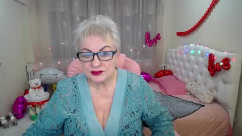 Snapshot of kaylesmoll chatting on 6, 3, 2025 kaylesmoll online show from 6, 3, 2025