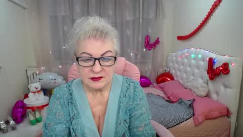 Snapshot of kaylesmoll chatting on 7, 3, 2025 kaylesmoll online show from 7, 3, 2025