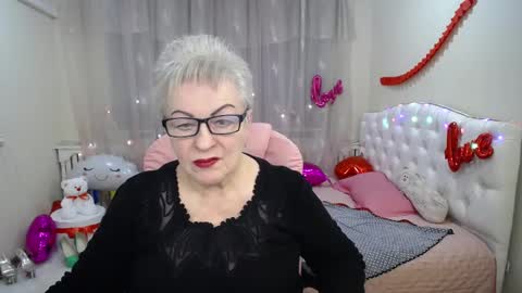 Snapshot of kaylesmoll chatting on 7, 3, 2025 kaylesmoll online show from 7, 3, 2025