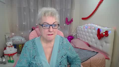 Snapshot of kaylesmoll chatting on 12, 3, 2025 kaylesmoll online show from 12, 3, 2025