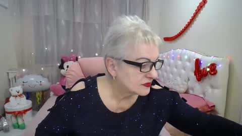 Snapshot of kaylesmoll chatting on 12, 3, 2025 kaylesmoll online show from 12, 3, 2025
