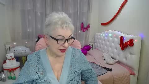 Snapshot of kaylesmoll chatting on 12, 3, 2025 kaylesmoll online show from 12, 3, 2025