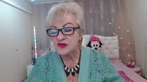 kaylesmoll online show from 13, 9, 2025