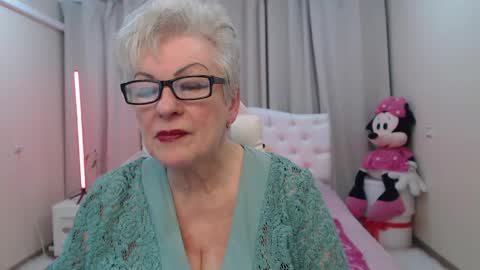 kaylesmoll online show from 28, 4, 2026