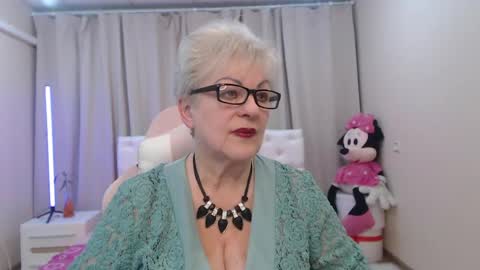 kaylesmoll online show from 9, 5, 2026