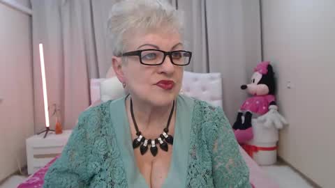 kaylesmoll online show from 12, 5, 2026
