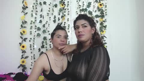 Snapshot of kaylie_and_dakota_ chatting on 17, 12, 2024 kaylie and dakota online show from 17, 12, 2024